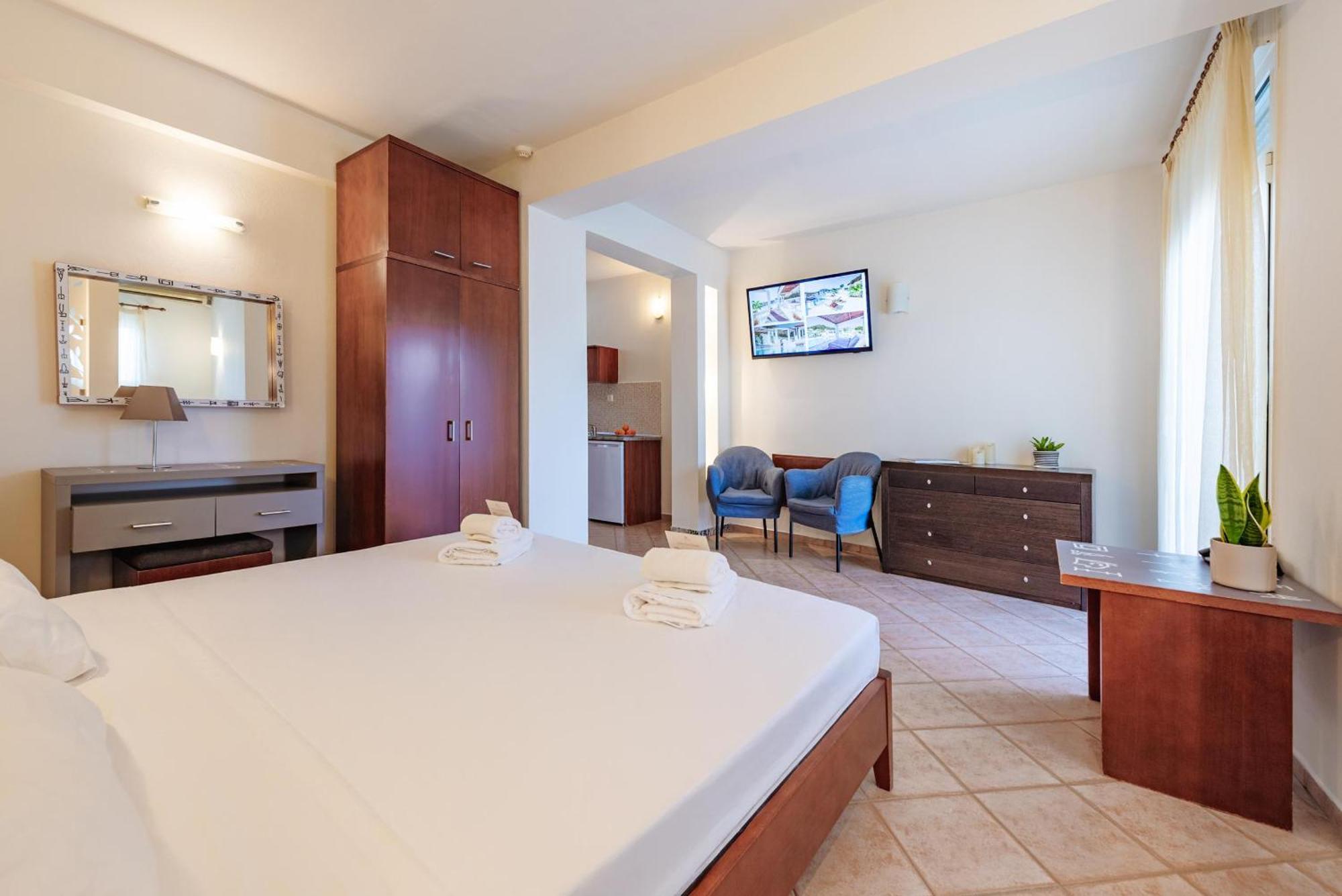 Ampelia Kassandra Apart Otel 3*
