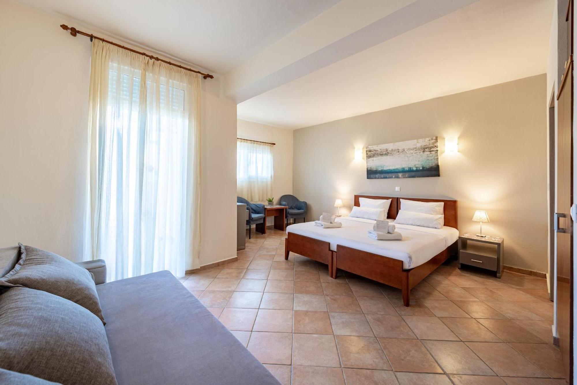 Ampelia Kassandra 3*
